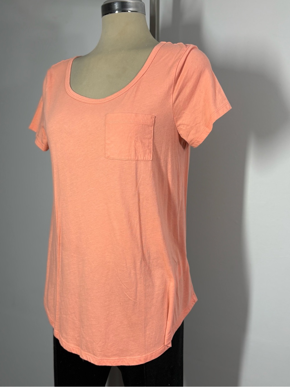 Studio Scoop Neck Short Sleeve Tee with Pocket - Peach